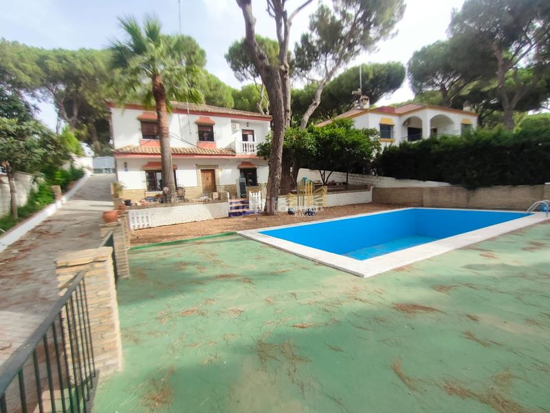 Foto c39ee1db-6686-4d76-a68a-284c128c98f5. Chalet with parking in Oromana Alcalá de Guadaira