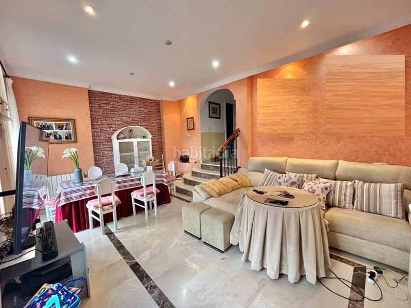 Foto d6bebf87-9148-45e1-9cbc-b3aaaf7c484c. Casa a schiera con parcheggio piscina in Fuentemora Antequera