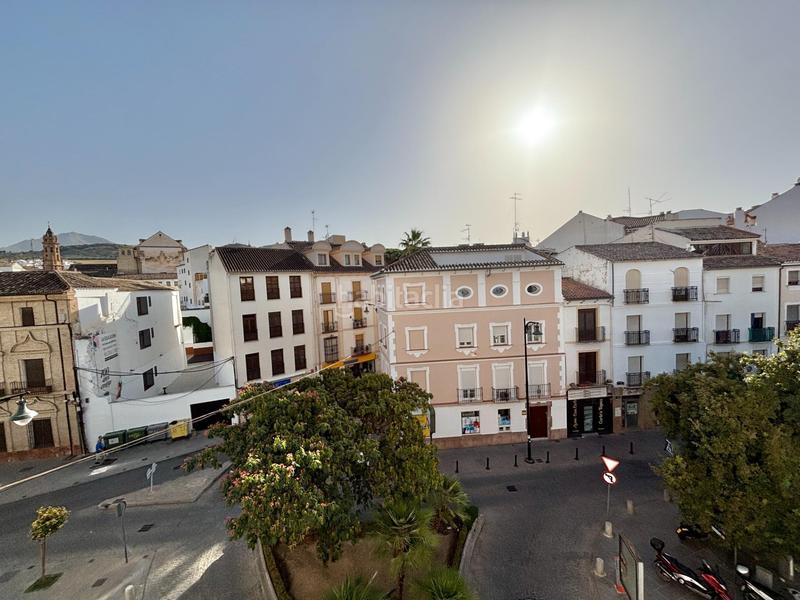 Foto ab62d1de-1622-486f-a8a2-45bef887ff43. Piso  en plaza del pino en Centro Antequera