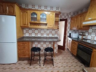 Location Appartement à Cueva de Menga. Alquiler piso zona abastos