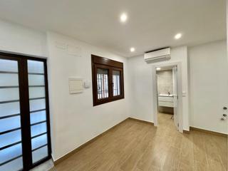 Appartement à Centro. Piso bajo, reformado y céntrico