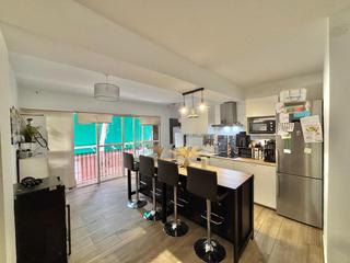 Appartement à Centro. Piso semirreformado en miraflores