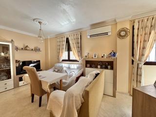 Miete Etagenwohnung in Zona de la Vega. Piso con caraje en zona calle alta