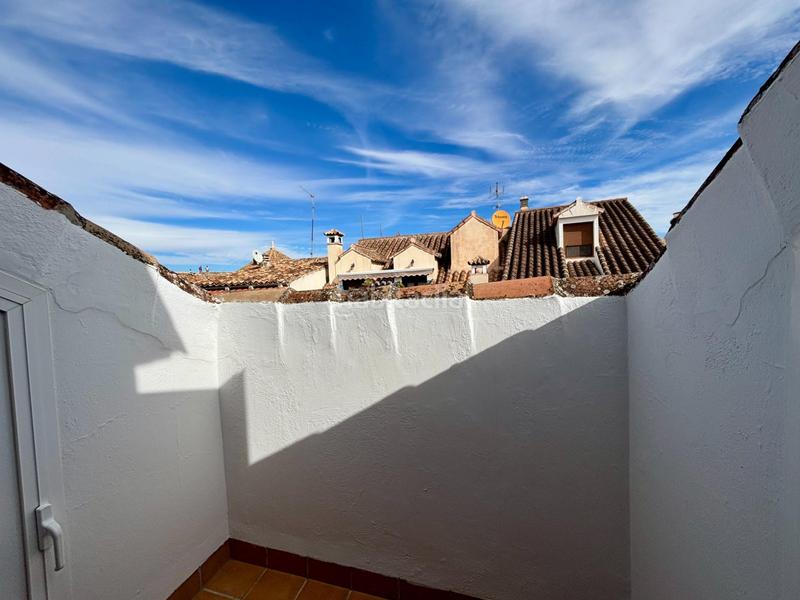 Foto e89155a9-a9c5-43a9-9089-72efeec9bf7b. Alquiler ático alquiler céntrico ático con terraza en Antequera