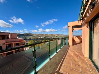 Appartement à Zona de la Vega. Piso con terraza en bellavista