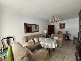 Flat in Zona de la Vega. Piso en barriada san carlos