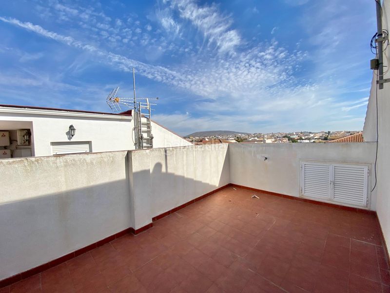 Foto 9da7d033-2abd-4331-a83a-f135de32460c. Lloguer casa adossada amb aparcament piscina a Mollina
