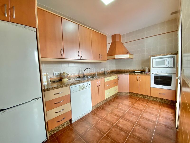 Foto a14a8fd9-3719-410d-88cd-2d77f8ebc915. Lloguer casa adossada amb aparcament piscina a Mollina