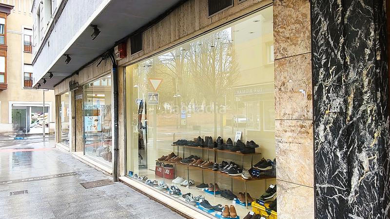 Foto d87345ef-82e8-48f2-9cb5-53d5051cacda. Rent business premise in montevideo etorbidea 1 in Durango