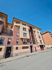 Pis a Arlozabal kalea 8. Piso muy completo en muntsaratz