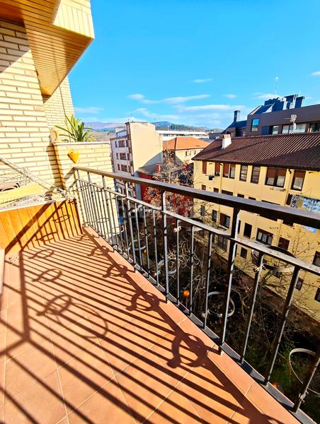 Foto f15bc320-5be2-4be9-b06d-5e8296ae1deb. Pis a zumalakarregi kalea 18 a Durango