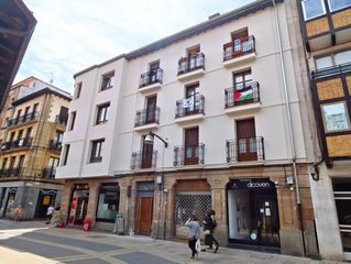 Appartamento  Andra mari kalea 12. Piso y edificio recién reformados