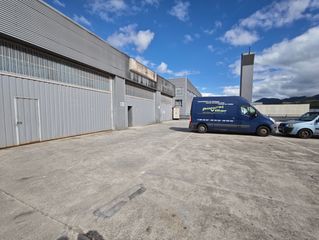 Nave industrial  Aliendalde etxetaldea 10. Nave rectangular equipada en planta alta