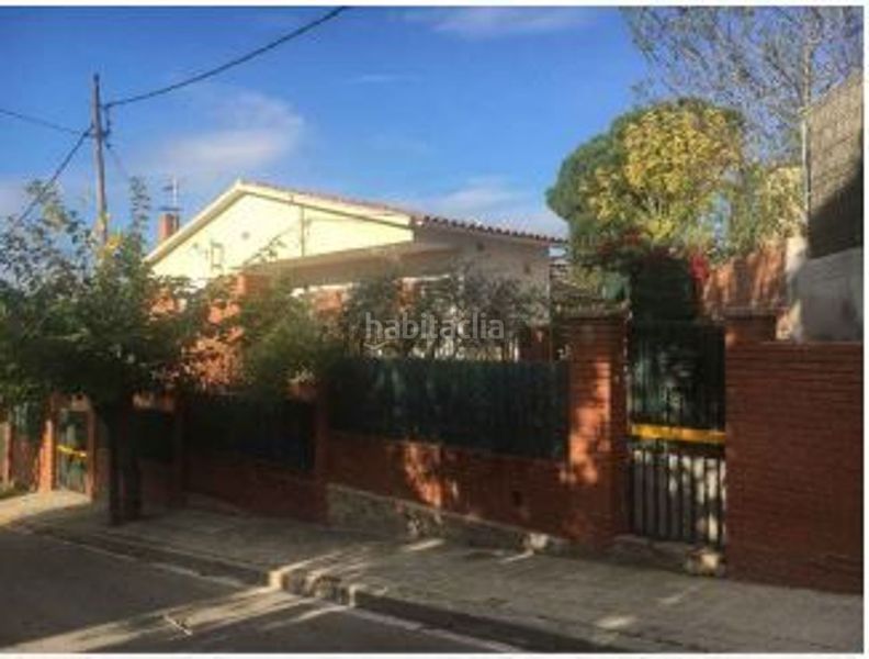 Foto 7cdf4f30-5389-4596-b03c-08e4146a1c4f. Terreny residencial a Martinica - Ateneu Cerdanyola del Vallès