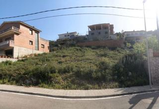 Residential Plot in Carrer de roger de llúria 2350. Venta de terreno en canyelles