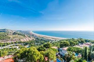 Terreny residencial a Avinguda de l'eramprunyà 15. Terreno para plurifamiliar en gavà