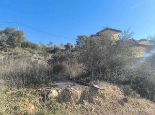 Terrain résidentiel à Carrer mas de montombra 32. Terreno a la venta para casa unifamiliar
