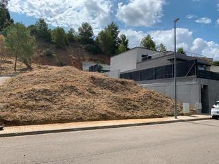 Terreny residencial a Ullastrell. Amplio terreno e ca n amat