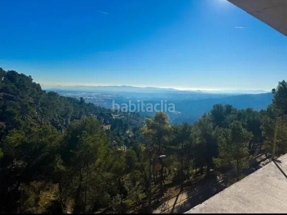 Foto 09fbf18a-feba-4aff-b4e2-f607bdc702ae. Xalet amb calefacció aparcament piscina a Airesol Castellar del Vallès