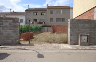 Terreny residencial a Sallent. Parcela urbana llana de 162 m² en excelente ubicación residencia