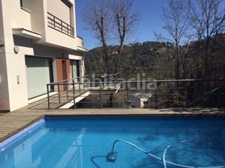 Foto 7b398510-4a91-4635-8417-22cfbfbb16de. Location chalet avec chauffage parking piscine dans Sant Cugat del Vallès