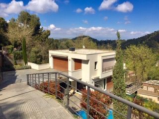Rent Chalet in Les Planes. Exclusiva vivienda unifamiliar en alquiler en plena naturaleza –