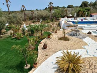 Miete Chalet in Sant Jordi D´Alfama. Espectacular masía familiar con piscina privada y gran jardín en