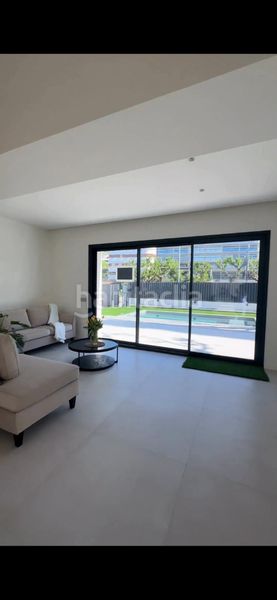 Foto 8ac4e13d-380a-4c2e-8e74-b9d3949532ff. Casa amb calefacció aparcament piscina a Mira-sol Sant Cugat del Vallès