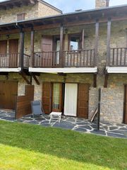 Affitto Casa bifamiliare in Isòvol. Chalet amueblado a estrenar de 3 hab. con chimenea y zona comuni