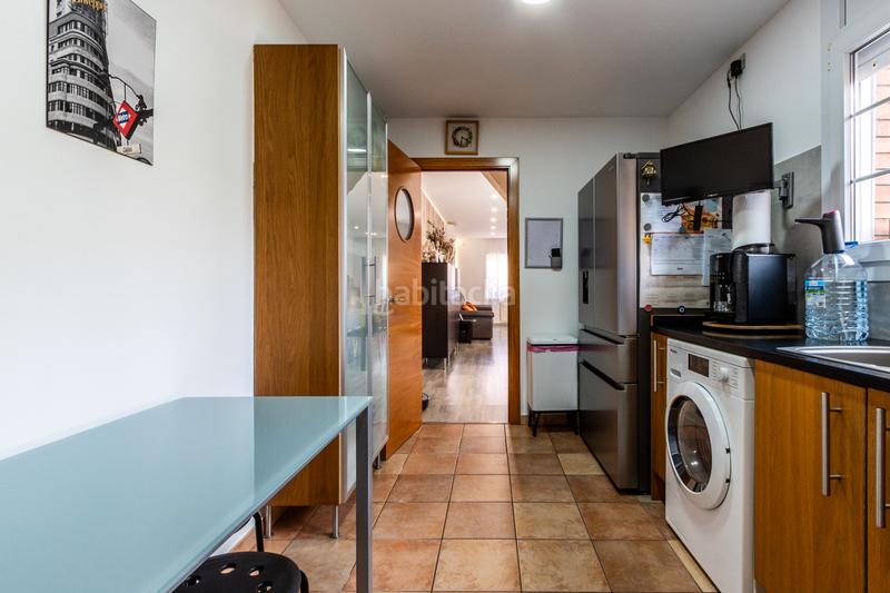 Foto 1a60a55a-716c-410b-9107-4be686c51026. Casa aparellada amb xemeneia calefacció aparcament a Castellar del Vallès
