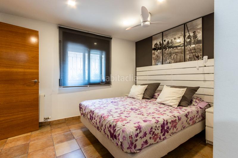 Foto 26393983-b006-4520-9c88-0274f53378a8. Casa aparellada amb xemeneia calefacció aparcament a Castellar del Vallès