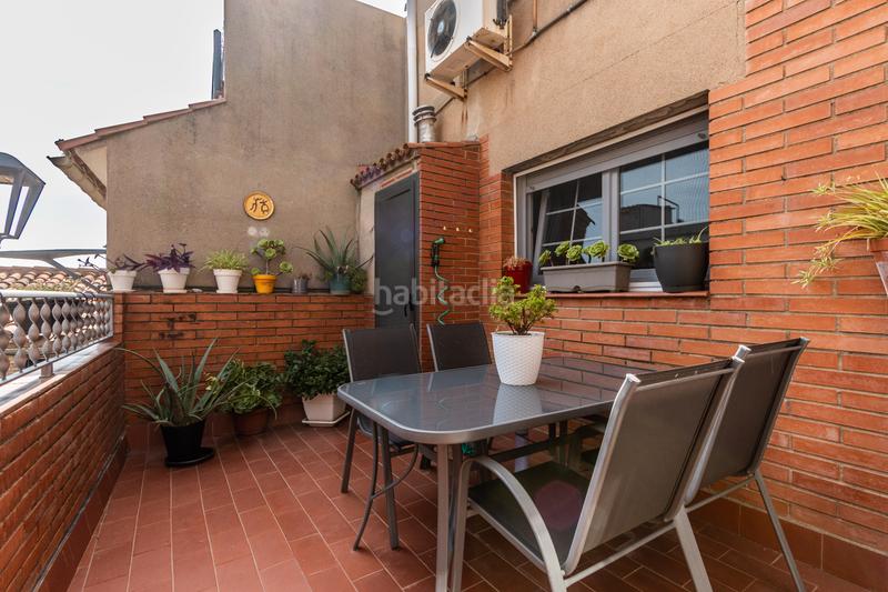 Foto 88ba3b60-0df4-4b36-8163-040e05348d49. Casa aparellada amb xemeneia calefacció aparcament a Castellar del Vallès