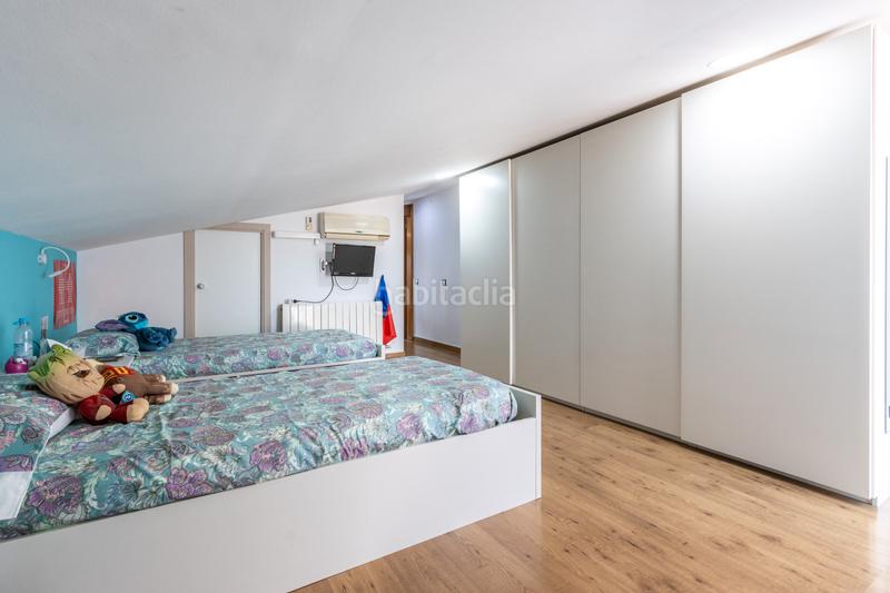 Foto c36cc7b1-ef6c-4685-b113-1bd9641a54e0. Casa aparellada amb xemeneia calefacció aparcament a Castellar del Vallès