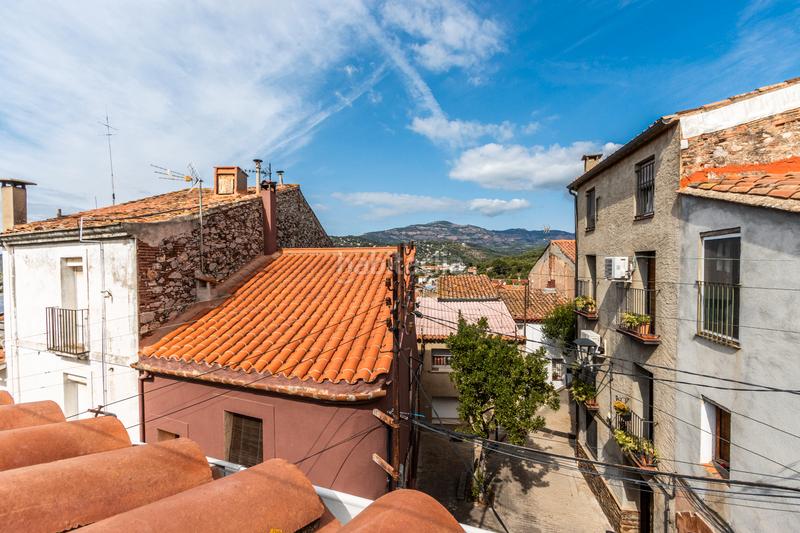 Foto d5b175fb-90d0-48c1-a016-31db5244fda7. Casa aparellada amb xemeneia calefacció aparcament a Castellar del Vallès