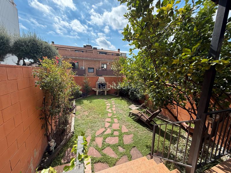 Foto 01eed703-7860-463b-a70f-40fa6ca898ce. Casa adossada amb xemeneia calefacció aparcament a Sabadell
