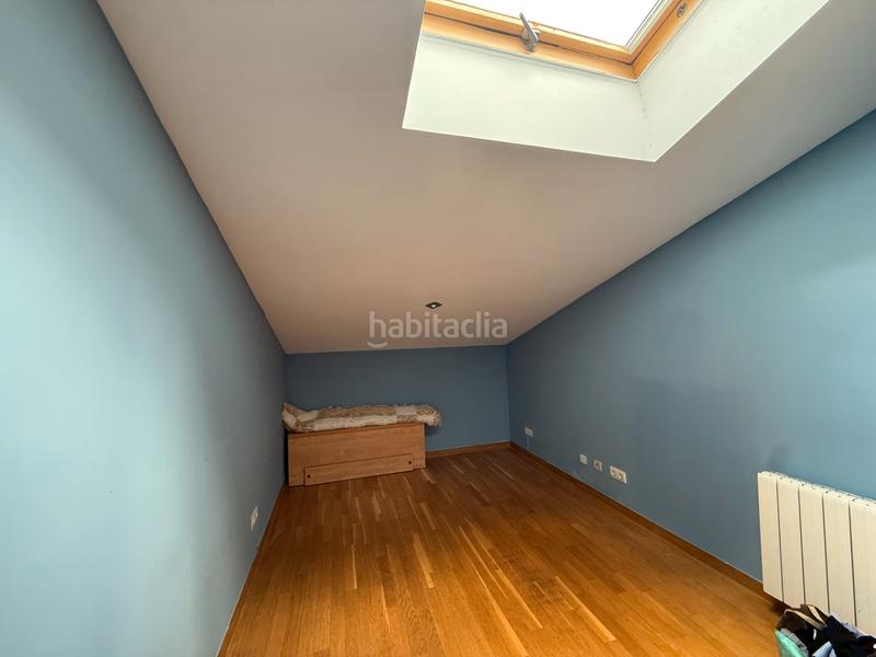 Foto 5b331d88-28ef-4d73-bc4f-b4ada68d3b2e. Casa adossada amb xemeneia calefacció aparcament a Sabadell