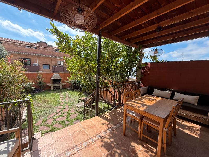 Foto c953f976-746d-406b-beb7-05696def01a9. Casa adossada amb xemeneia calefacció aparcament a Sabadell