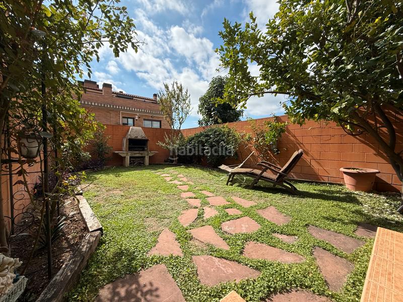 Foto ce3a5b45-063a-4b74-8ae5-e497117accb5. Casa adossada amb xemeneia calefacció aparcament a Sabadell