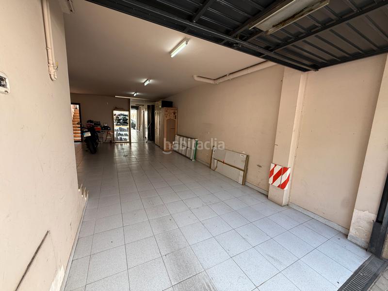 Foto 121cd0e7-cca5-488c-8f4f-ed249d9423bd. Maison jumelée avec cheminée chauffage parking dans Sabadell