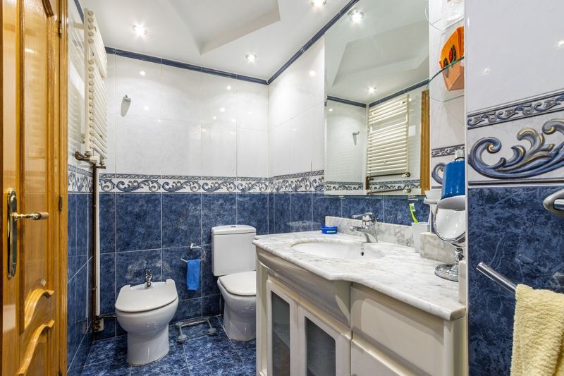 Foto 4550b3c3-15cf-4ada-a40a-56be32ae749c. Pis amb aparcament a Llefià Badalona