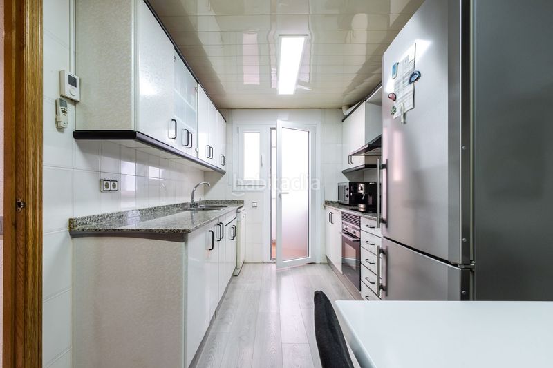 Foto b60e740f-f296-4b5a-ae42-ab88cd3b4b7c. Pis amb aparcament a Llefià Badalona