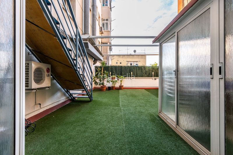 Foto f281bf7a-a907-4621-9a22-08dad066e953. Pis amb aparcament a Llefià Badalona