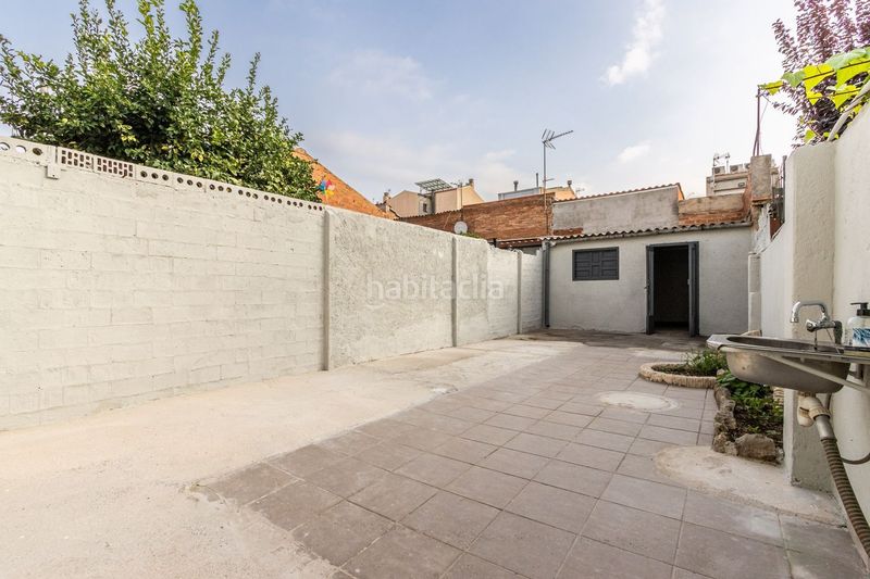 Foto 58df9077-361e-479f-adc5-7f53e684a143. Xalet amb aparcament a Gràcia Sabadell