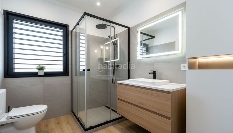 Foto 80f7d423-d00e-44b7-8732-27602b5a162d. Xalet amb aparcament a Gràcia Sabadell