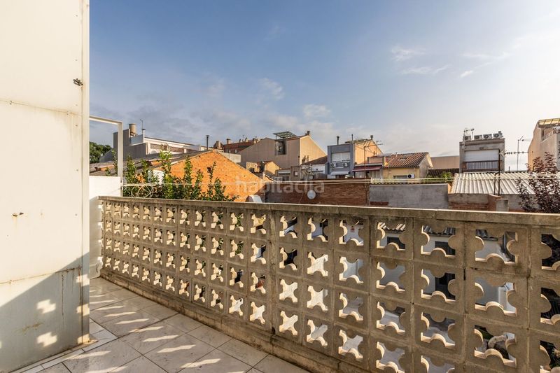 Foto efa34229-0985-43cc-956b-2b18d38cd953. Xalet amb aparcament a Gràcia Sabadell