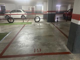Rent Car parking in Centre. Parking en el centro