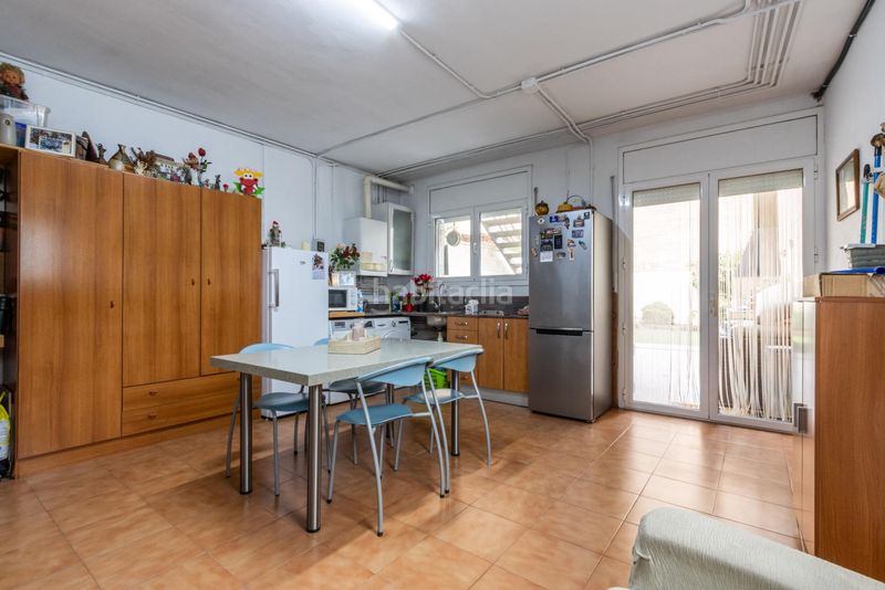 Foto 57d2b349-c7ba-4aea-bac2-3667ae1cace4. Casa adossada amb calefacció aparcament a Eixample - Can Bogunyà Castellar del Vallès