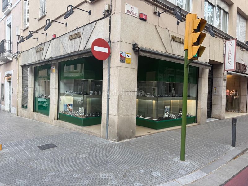Foto 7ff21075-dfed-41a2-8a82-c470de4dd0a1. Lloguer local comercial a Centre Sabadell