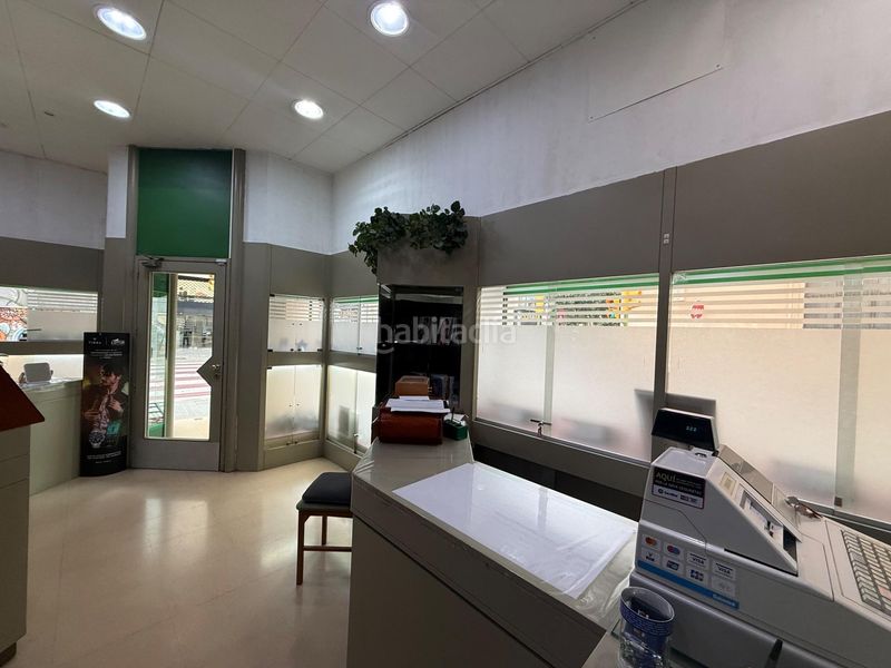 Foto d8be7611-0d35-4057-ac4a-7a657da91858. Lloguer local comercial a Centre Sabadell
