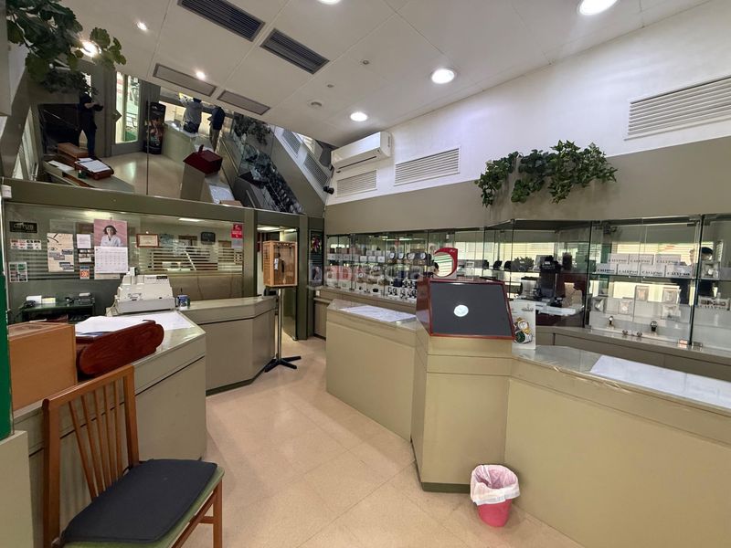 Foto ecf1803c-f775-488a-b96a-ccfad7f24d87. Lloguer local comercial a Centre Sabadell